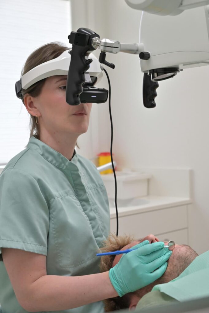 Dr Trewella Wurzelbehandlung Mikroskop Endodontie Wien